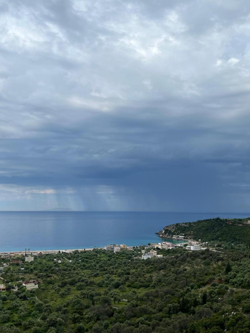 Отель Wait 'N Sea Химара Экстерьер фото